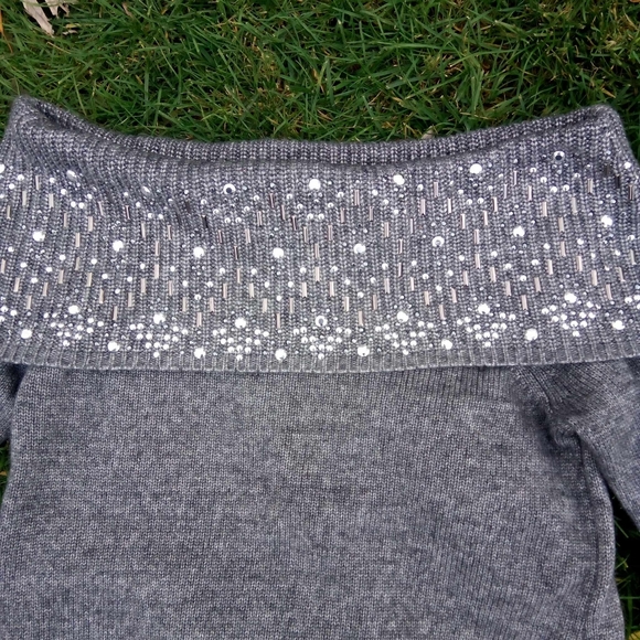 🖤 WH | BM Grey + Silver Studded Off Shoulder Sweater Xs - Picture 2 of 4